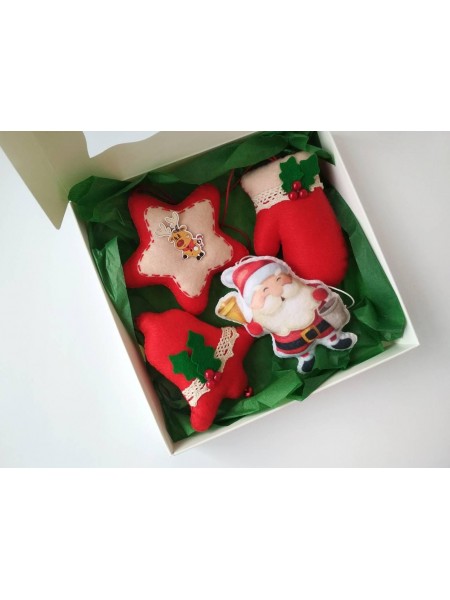 Набір іграшок із фетру "Санта Клаус, Дзвіночок, Рукавичка та Зірка" Pugovichok (SUN2421)
