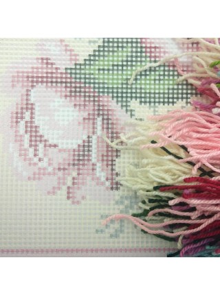 Набір для вишивання декоративної подушки Чарівниця Букет троянд 40×40 см V-122